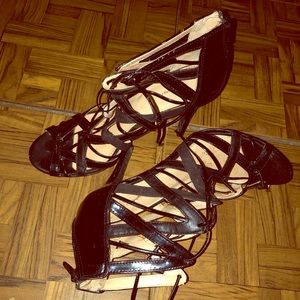 Tie HEELS size:8 1/2